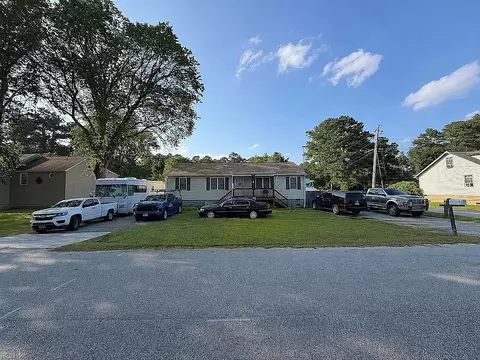 92 Lodge Rd, Poquoson, VA 23662