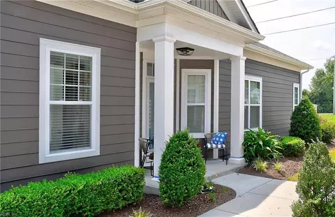 419 Heartfield Dr, Chesapeake, VA 23322