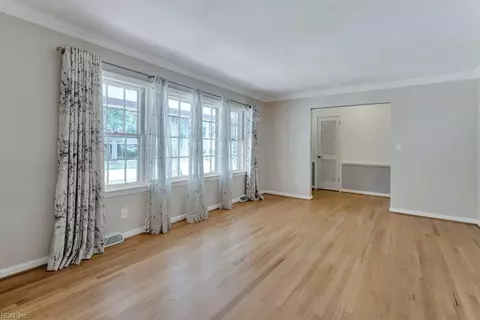 Living - 3316 Mapleton Cres, Chesapeake, VA 23321 photo 1 of 4