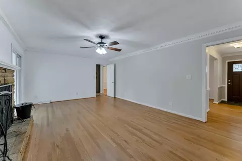 Living - 3316 Mapleton Cres, Chesapeake, VA 23321 photo 4 of 4