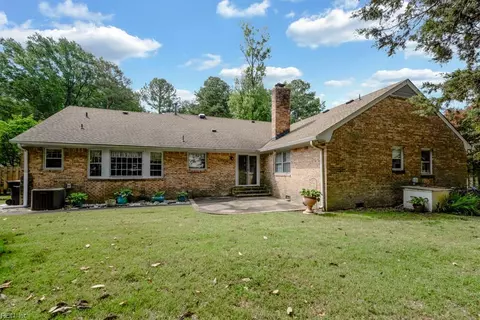 Exterior - 3316 Mapleton Cres, Chesapeake, VA 23321 photo 3 of 9