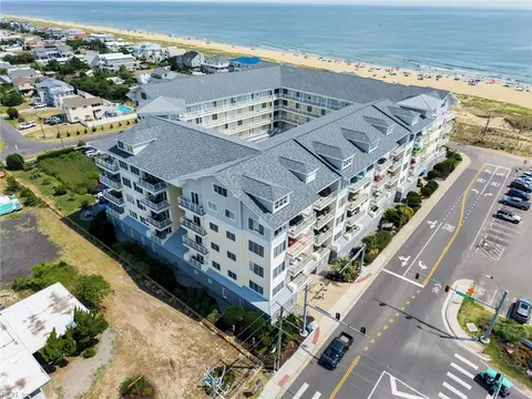 204 Sandbridge Rd #302, Virginia Beach, VA 23456