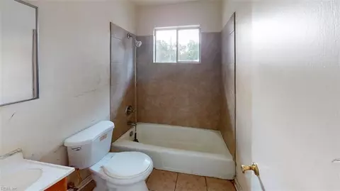 Bath - 1252 Norview Ave, Norfolk, VA 23513 photo 2 of 3