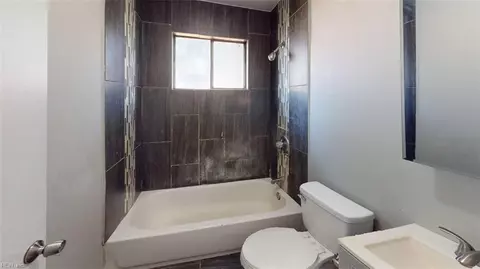 Bath - 1252 Norview Ave, Norfolk, VA 23513 photo 3 of 3