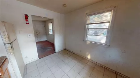 Entry Way - 1252 Norview Ave, Norfolk, VA 23513 photo 3 of 6