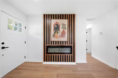 Entry Way - 1528 Morgan Dr, Hampton, VA 23663 photo 2 of 2