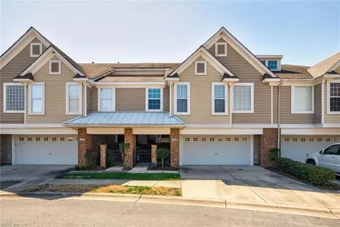 504 Crystal Bay Circle Cir, Suffolk, VA 23435