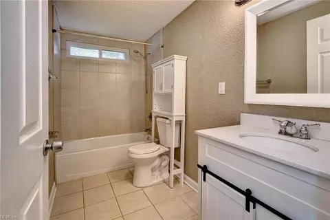Bath - 1926 Demetro Dr, Hampton, VA 23663 photo 2 of 2