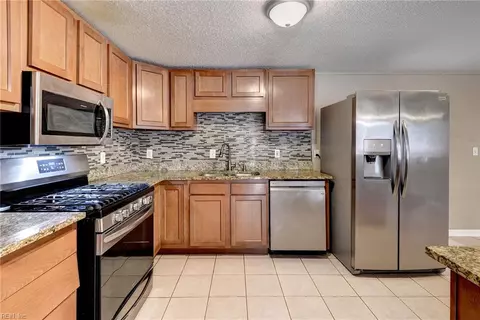 Kitchen - 1926 Demetro Dr, Hampton, VA 23663 photo 3 of 4