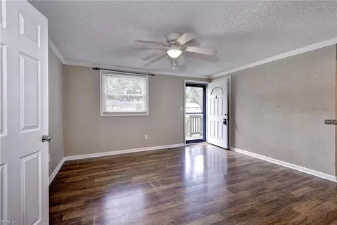 Living - 1926 Demetro Dr, Hampton, VA 23663 photo 3 of 5