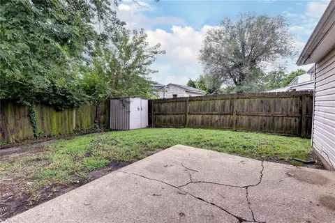 Exterior - 1926 Demetro Dr, Hampton, VA 23663 photo 5 of 9