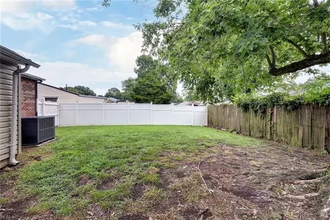 Exterior - 1926 Demetro Dr, Hampton, VA 23663 photo 7 of 9