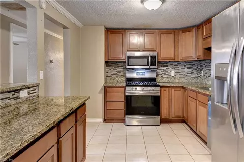 Kitchen - 1926 Demetro Dr, Hampton, VA 23663 photo 2 of 4
