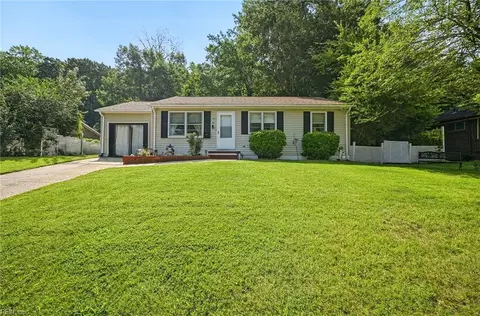 38 Garfield Dr, Newport News, VA 23608