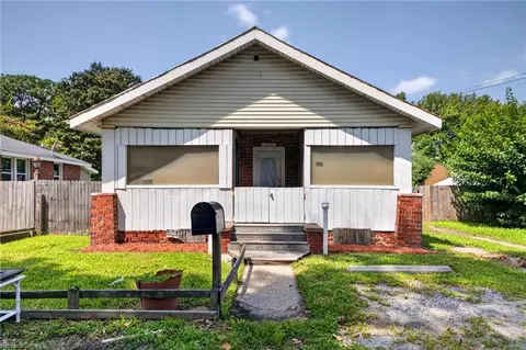 12 Dekalb Ave, Portsmouth, VA 23702