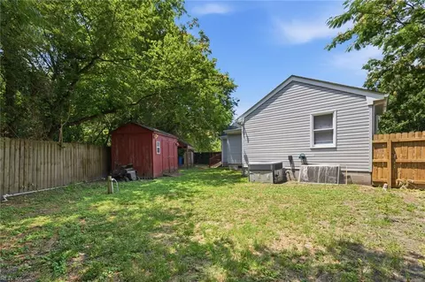 Exterior - 4141 3rd St, Chesapeake, VA 23324 photo 6 of 6