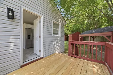 Exterior - 4141 3rd St, Chesapeake, VA 23324 photo 2 of 6