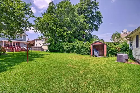 Exterior - 2425 Grandy Ave, Norfolk, VA 23509 photo 4 of 7