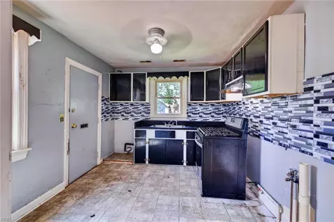 Kitchen - 2425 Grandy Ave, Norfolk, VA 23509 photo 1 of 3