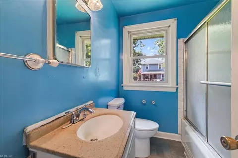Bath - 2425 Grandy Ave, Norfolk, VA 23509 photo 1 of 1