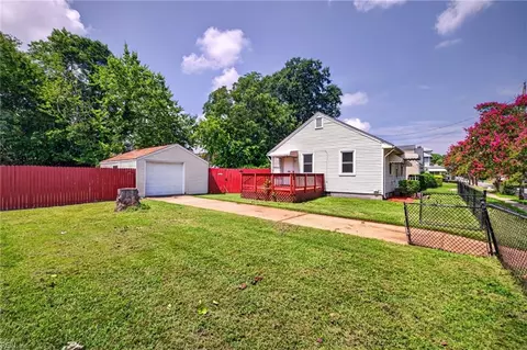 Exterior - 2425 Grandy Ave, Norfolk, VA 23509 photo 7 of 7