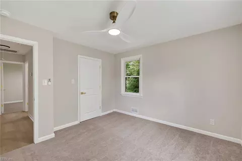 Bedroom - 4004 Oak Dr, Chesapeake, VA 23321 photo 5 of 8