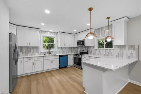 Kitchen - 4004 Oak Dr, Chesapeake, VA 23321 photo 1 of 3
