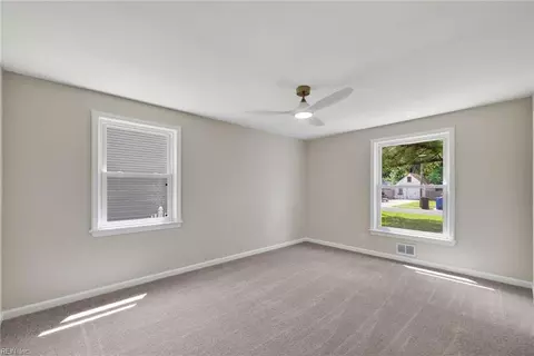 Bedroom - 4004 Oak Dr, Chesapeake, VA 23321 photo 6 of 8