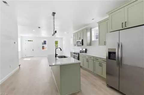 Kitchen - 746 Johnson Ave, Norfolk, VA 23504 photo 3 of 4
