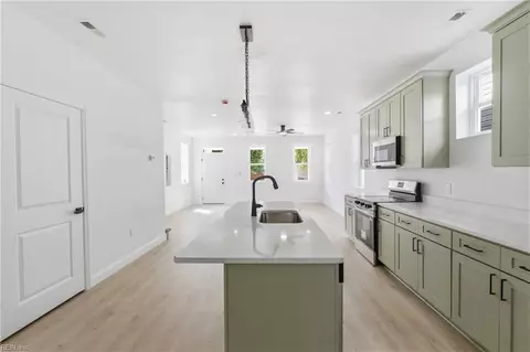 Kitchen - 746 Johnson Ave, Norfolk, VA 23504 photo 4 of 4