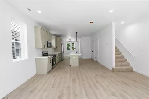 Entry Way - 746 Johnson Ave, Norfolk, VA 23504 photo 1 of 3