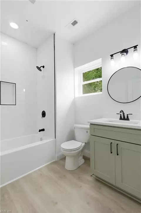 Bath - 746 Johnson Ave, Norfolk, VA 23504 photo 3 of 3