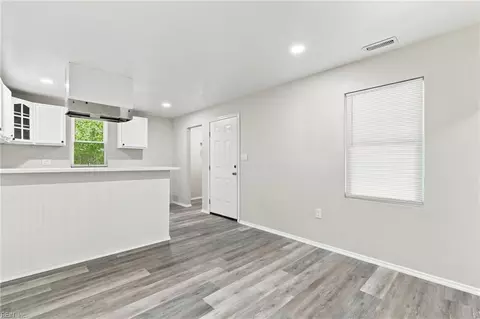 Living - 19081 Rawlings Rd, Capron, VA 23829 photo 2 of 5