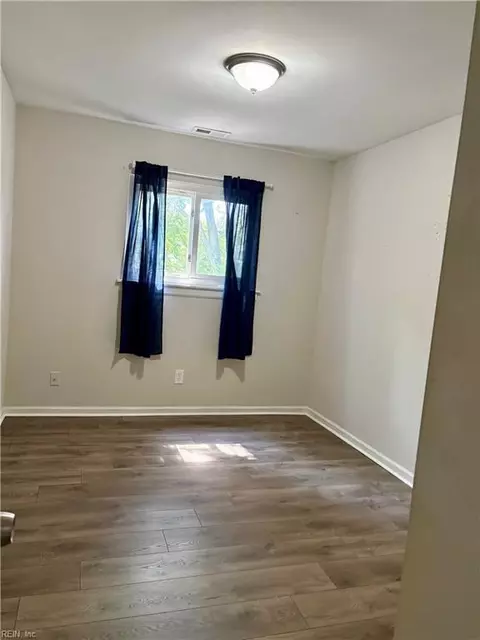 Bedroom - 904 N Mallory St, Hampton, VA 23663 photo 3 of 3