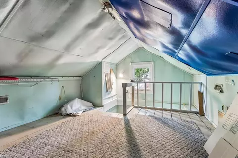 Bedroom - 131 Shenandoah Rd, Hampton, VA 23661 photo 9 of 9