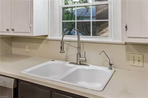 Kitchen - 131 Shenandoah Rd, Hampton, VA 23661 photo 5 of 5