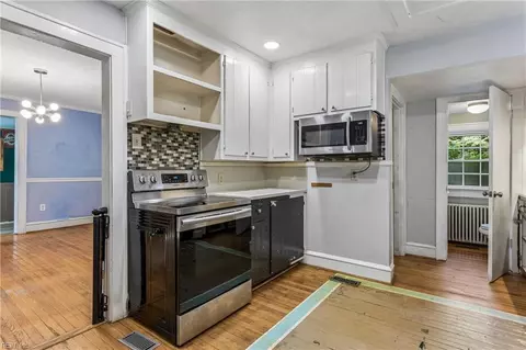 Kitchen - 131 Shenandoah Rd, Hampton, VA 23661 photo 3 of 5