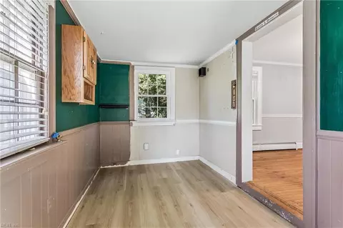 Entry Way - 131 Shenandoah Rd, Hampton, VA 23661 photo 3 of 4