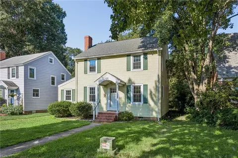 Exterior - 131 Shenandoah Rd, Hampton, VA 23661 photo 4 of 12