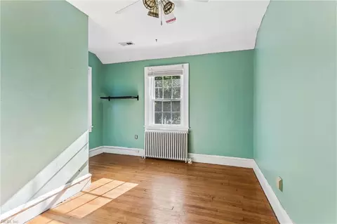 Bedroom - 131 Shenandoah Rd, Hampton, VA 23661 photo 6 of 9