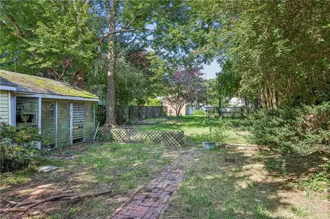 Exterior - 131 Shenandoah Rd, Hampton, VA 23661 photo 6 of 12