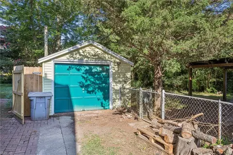 Exterior - 131 Shenandoah Rd, Hampton, VA 23661 photo 12 of 12