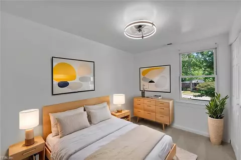 Bedroom - 2319 Andrews Boulevard Blvd, Hampton, VA 23663 photo 3 of 4