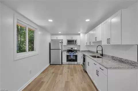 Kitchen - 2319 Andrews Boulevard Blvd, Hampton, VA 23663 photo 3 of 3