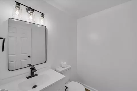 Bath - 2319 Andrews Boulevard Blvd, Hampton, VA 23663 photo 2 of 2