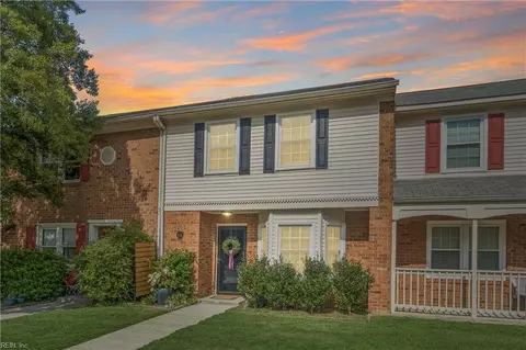 114 Choisy Cres, Yorktown, VA 23692