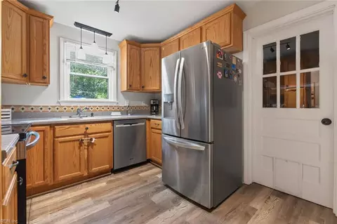 Kitchen - 8814 Commodore Dr, Norfolk, VA 23503 photo 1 of 4