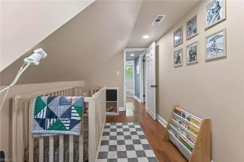 Entry Way - 8814 Commodore Dr, Norfolk, VA 23503 photo 3 of 5