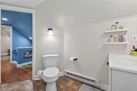 Bath - 8814 Commodore Dr, Norfolk, VA 23503 photo 7 of 7