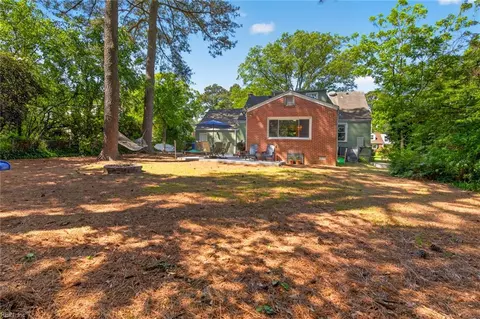 Exterior - 8814 Commodore Dr, Norfolk, VA 23503 photo 8 of 10